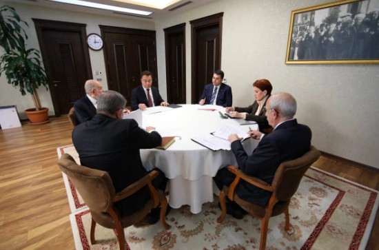 Altılı Masa'nın Saadet Partisi ev sahipliğindeki toplantısında Akşener silindi